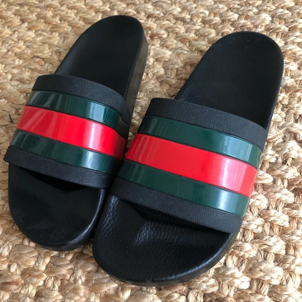 Gucci | Shoes | Gucci Pursuit 72 Rubber Slides Size French 4  display picture 2